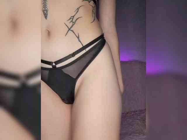 HoneyDevilina webcam