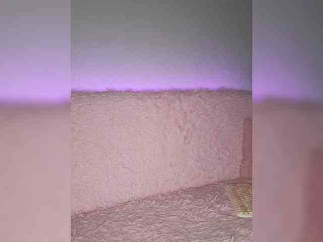 HoneyDevilina webcam