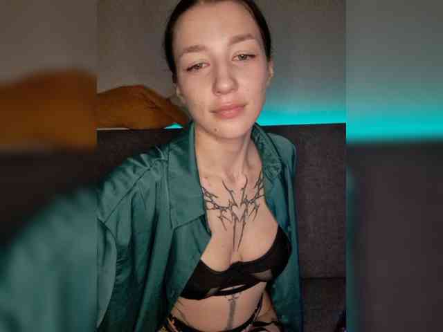 TheHoneyDevil webcam