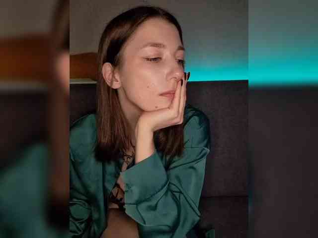 HoneyDevilina webcam