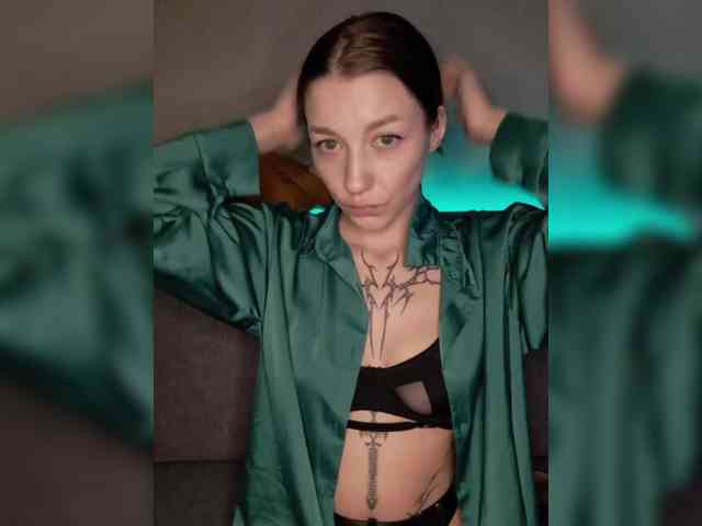 TheHoneyDevil webcam