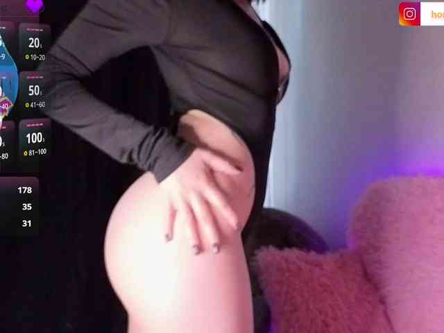 HoneyDevilina webcam