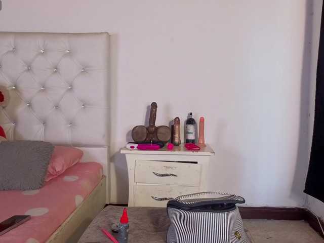 megan-stathan live cam on BongaCams
