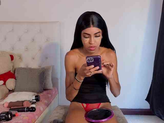 megan-stathan webcam