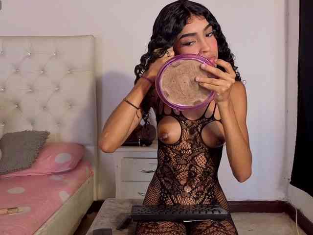 megan-stathan webcam
