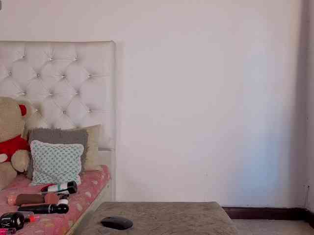 megan-stathan webcam