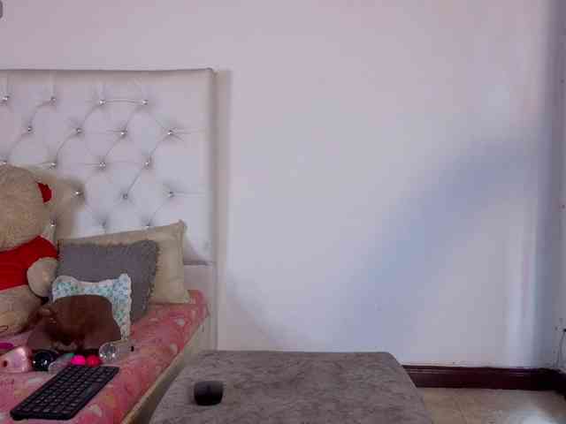 megan-stathan webcam