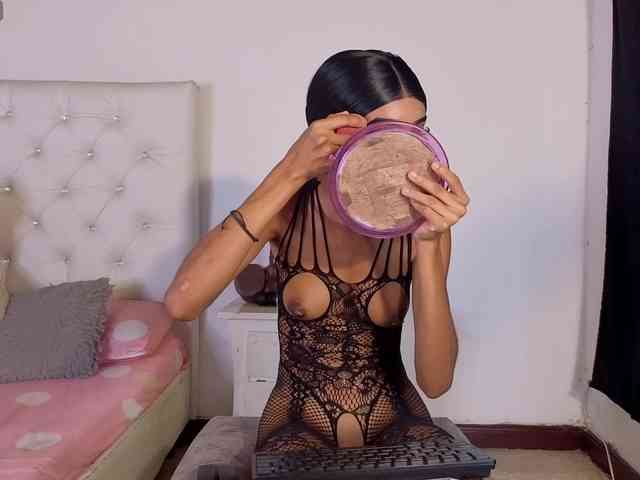 megan-stathan webcam