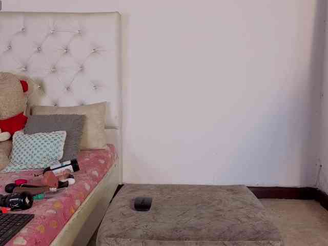 megan-stathan webcam