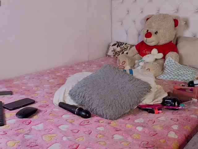 megan-stathan webcam