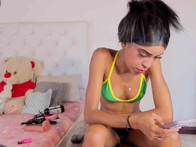 megan-stathan webcam