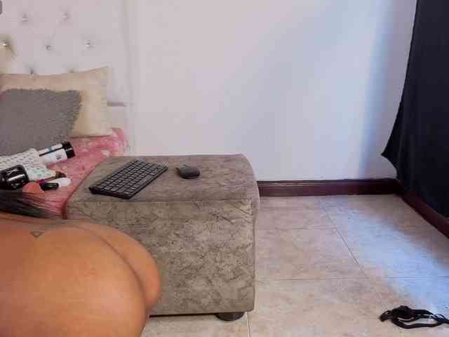 megan-stathan webcam