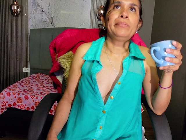 vanessa-7- webcam bongacams model stream image