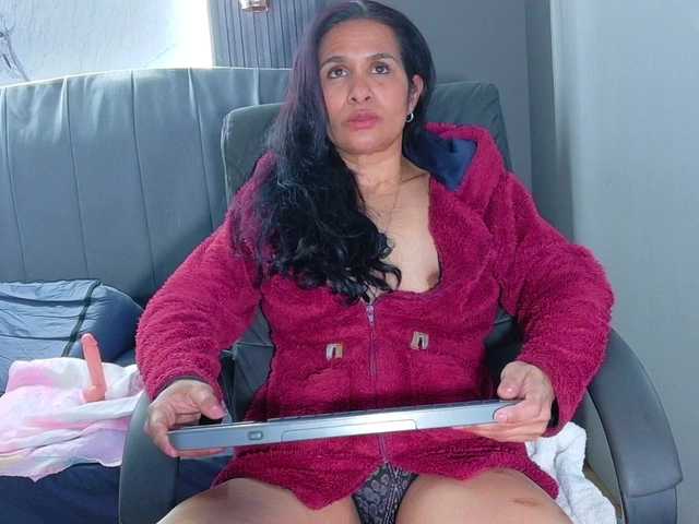 vanessa-7- live cam on BongaCams