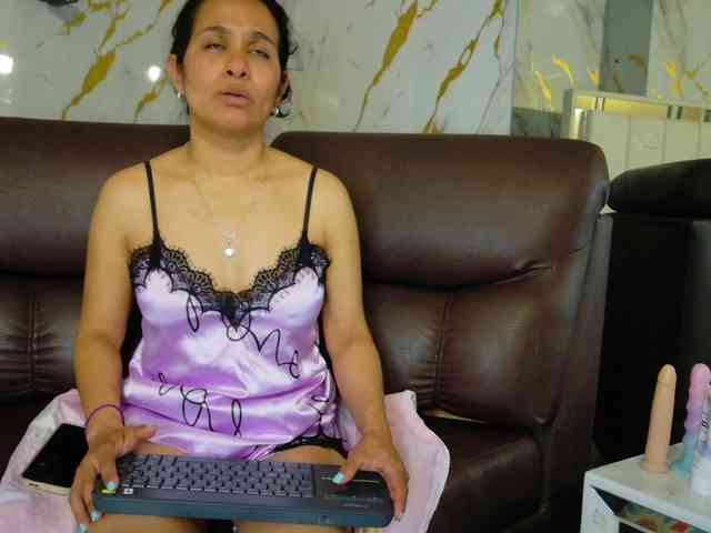 vanessa-7- Live Webcam on BongaCams