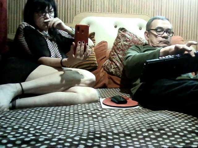 coupleofcoolx live cam on BongaCams