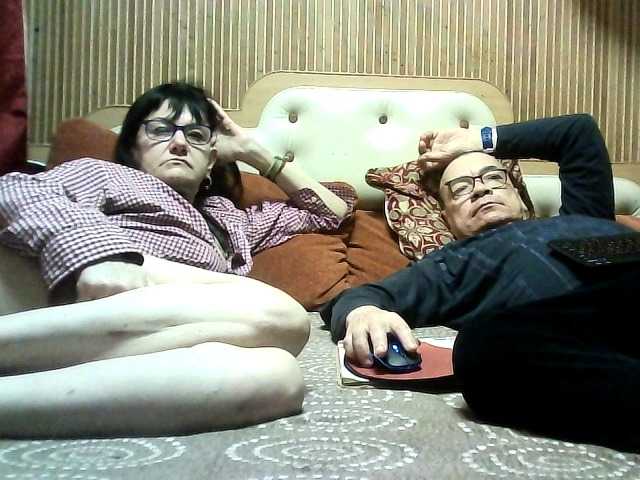 le modèle coupleofcoolx est en webcam porno dans un show sur le site bongacams, il possède les tags suivants: White/Caucasian,Brunette,Shaved