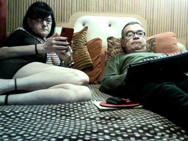 coupleofcoolx live cam on BongaCams