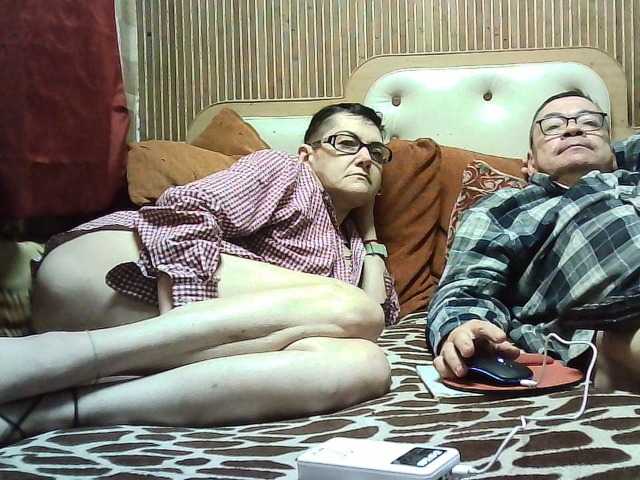 coupleofcoolx live cam on BongaCams