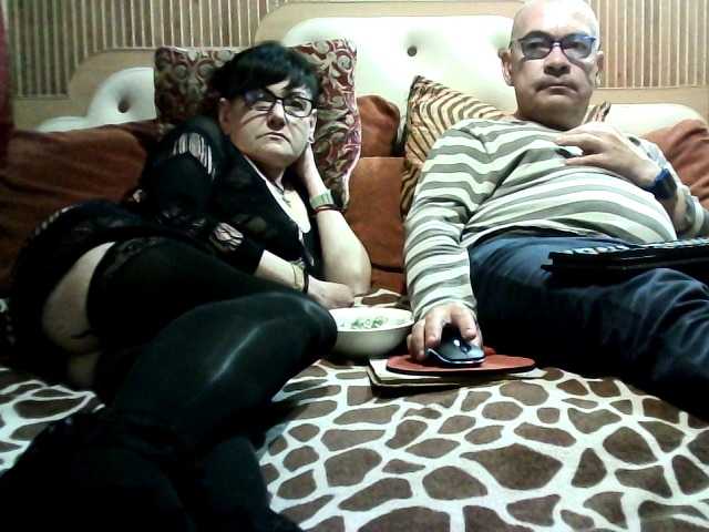 coupleofcoolx live cam on BongaCams