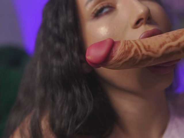 RamiraRowa's BongaCams show and profile