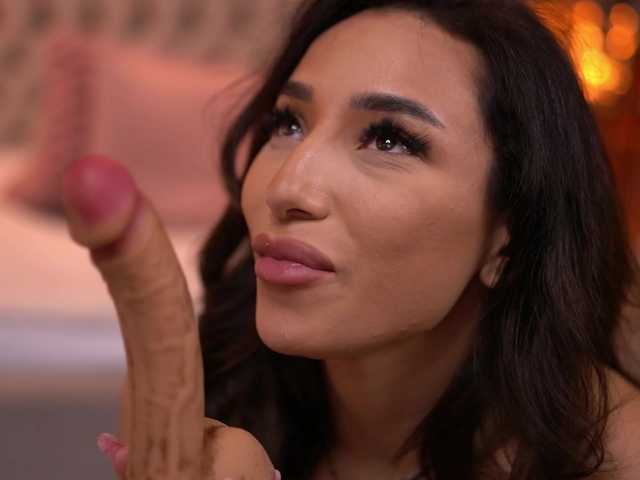RamiraRowa — live female cam