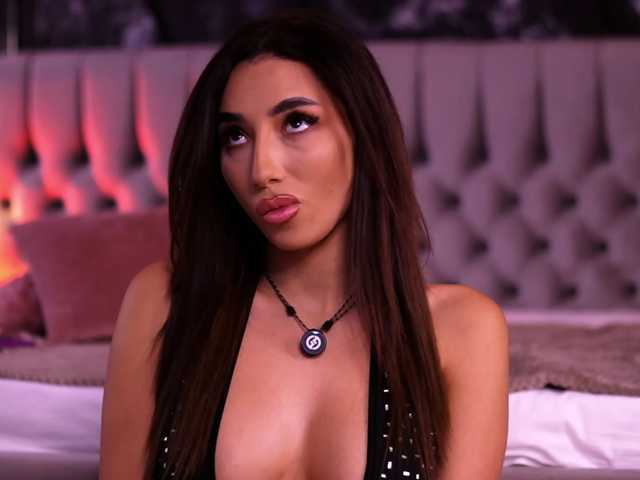 RamiraRowa, live now on BongaCams