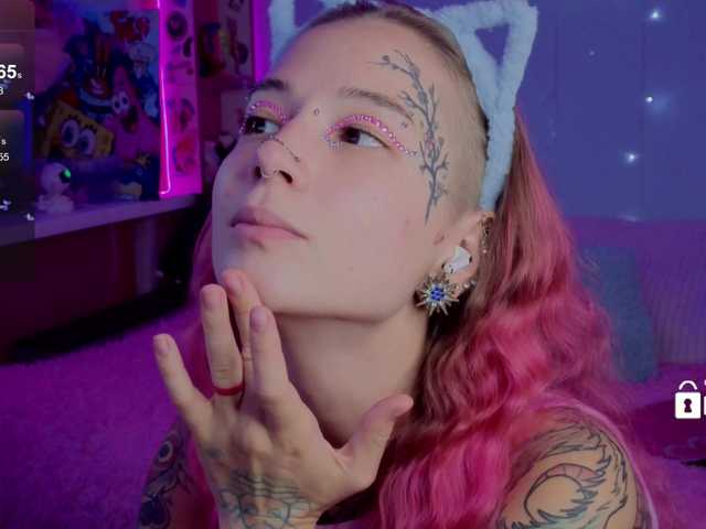 Anuskatz live cam on BongaCams