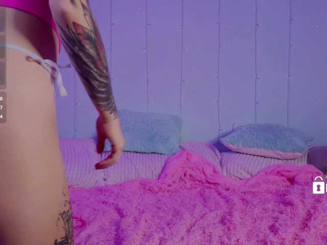Anuskatz live cam on BongaCams