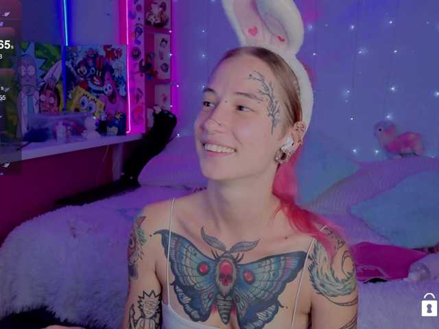 Anuskatz live cam on BongaCams