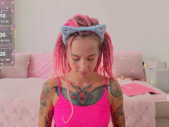 Anuskatz live cam on BongaCams