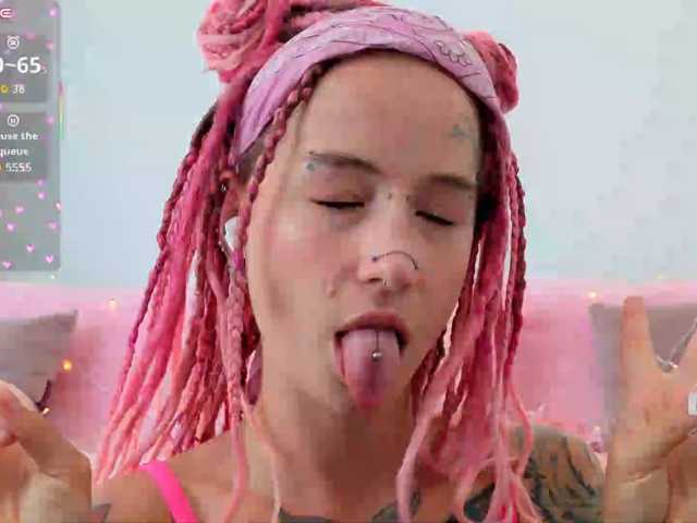 Anuskatz live cam on BongaCams