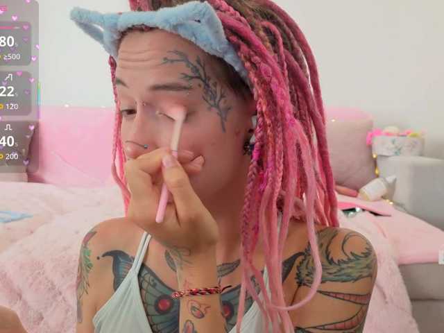 Anuskatz live cam on BongaCams
