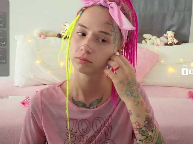 Anuskatz's BongaCams show and profile