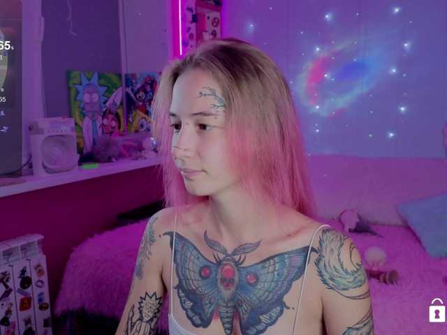Anuskatz live cam on BongaCams