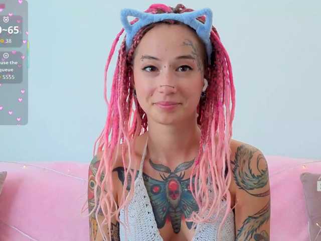 Anuskatz live cam on BongaCams