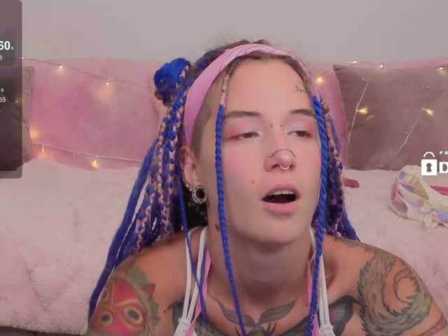 Anuskatz live cam on BongaCams