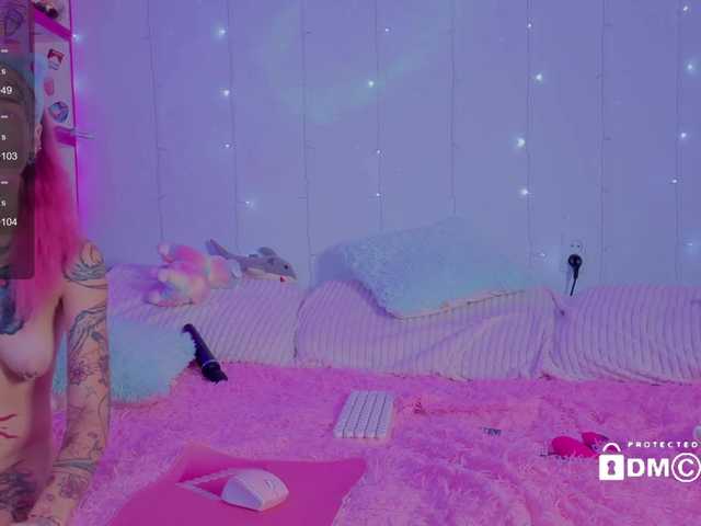 Anuskatz live cam on BongaCams