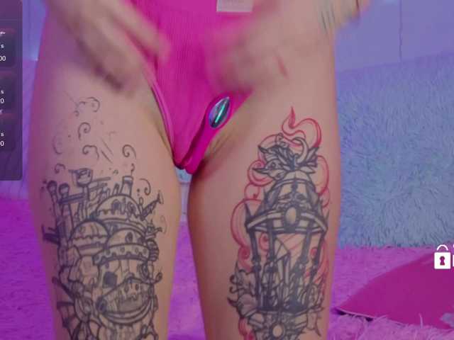 Anuskatz live cam on BongaCams