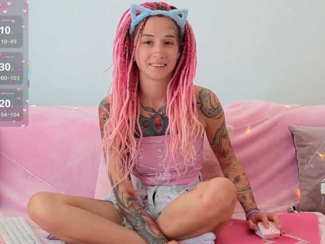 Anuskatz live cam on BongaCams