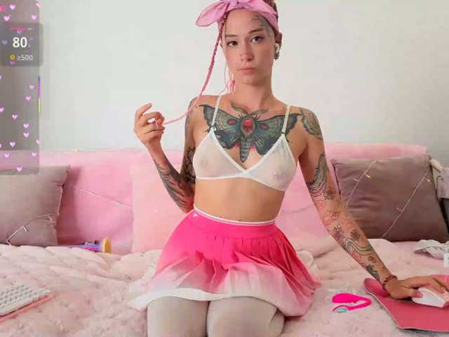 Anuskatz, live now on BongaCams