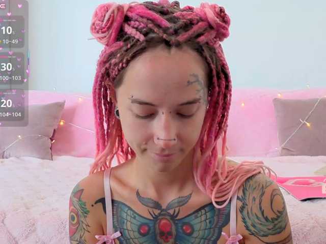 Anuskatz live cam on BongaCams