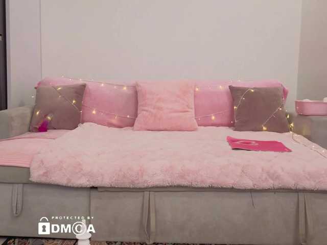 Anuskatz live cam on BongaCams