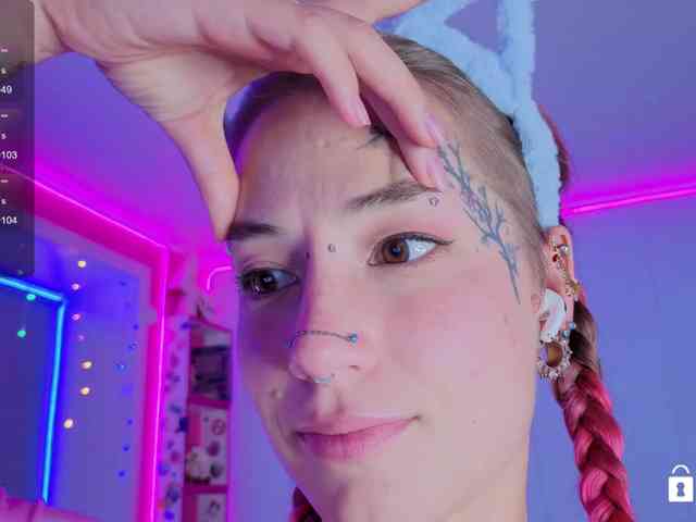 Ne_Sonia webcam