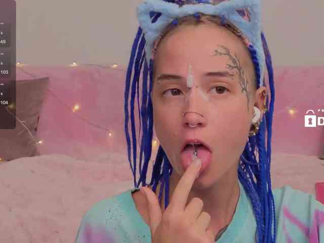 Ne_Sonia webcam