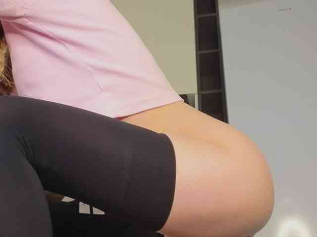 lili-roze Live Webcam on BongaCams