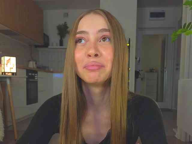 This model is live right now. lili-roze