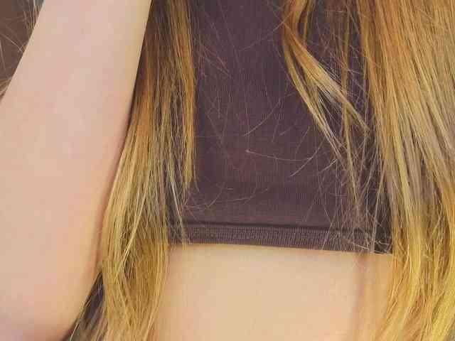 Model: lili-roze