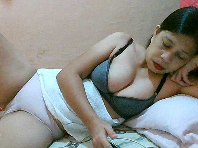 Yummyflirttits69, en vivo ahora en BongaCams