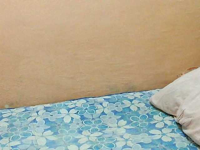 Yummyflirttits69 live cam on BongaCams